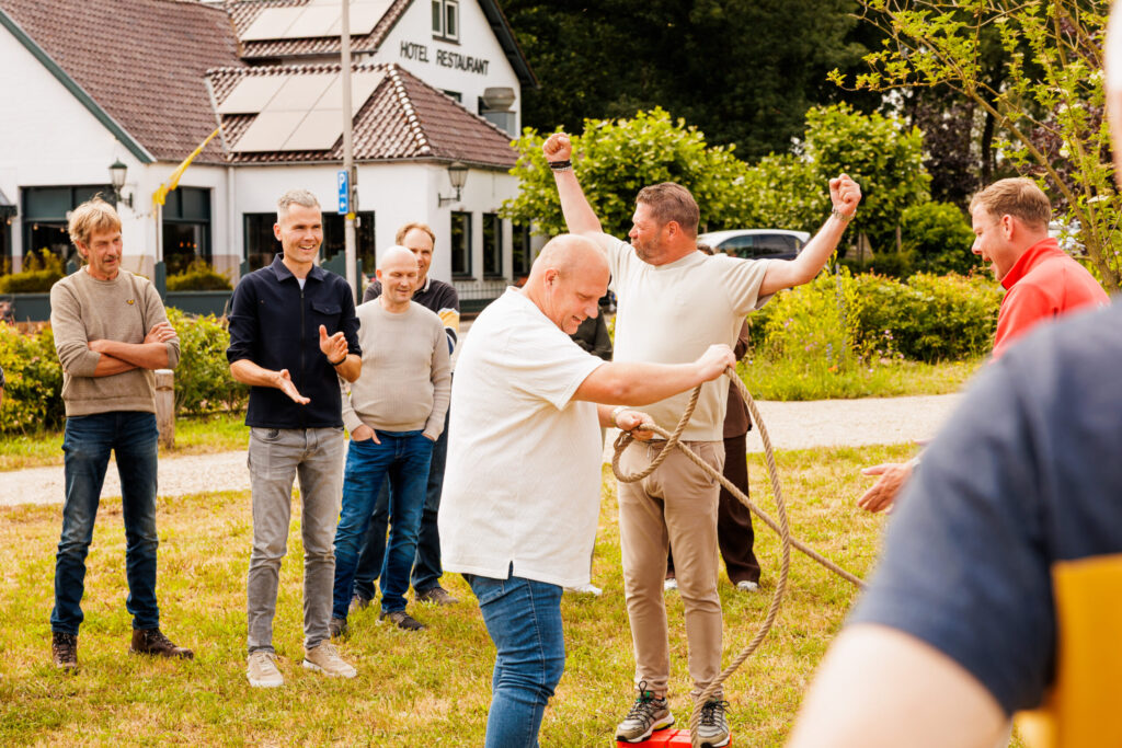 Facto Geo is één van de grootste landmeetkundige bedrijven van Nederland. Met ruim 100 geo-professionals werken we dagelijks aan projecten die bijdragen aan de inrichting en ontwikkeling van Nederland.