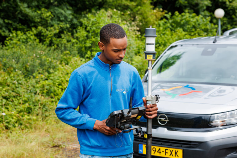 Als Landmeter waterpassingen & deformatiemetingen in Noord-Holland bij Facto Geo ben je verantwoordelijk voor het zo efficiënt mogelijk inmeten en uitzetten van uiteenlopende projecten in landmeetkunde.